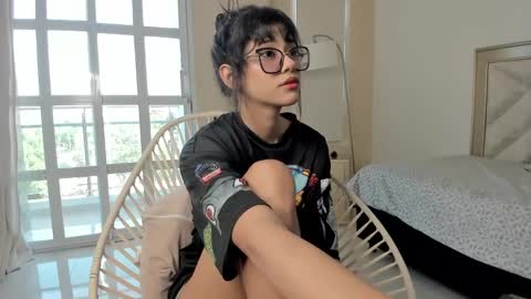 Snapshot of allyson_4 chatting on January 2025 07:10:01 PM Allyson 3 online show from January 2025 07:10:01 PM