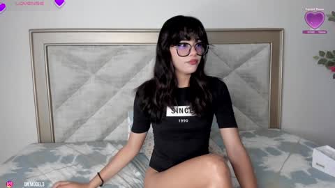 Snapshot of allyson_4 chatting on February 2025 07:23:02 PM Allyson 3 online show from February 2025 07:23:02 PM