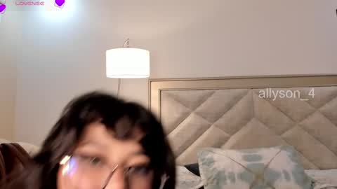 Snapshot of allyson_4 chatting on February 2025 10:37:01 PM Allyson 3 online show from February 2025 10:37:01 PM