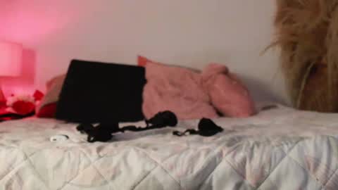 Snapshot of allysonfreeman21 chatting on October 2025 12:53:02 AM Ally colombiana nice bigBoobs boobs latina online show from October 2025 12:53:02 AM