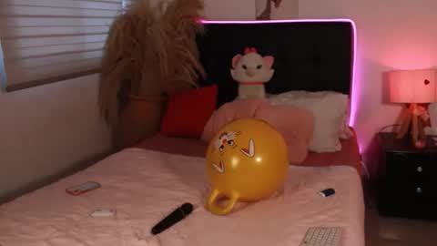 Snapshot of allysonfreeman21 chatting on November 2025 09:47:01 PM Ally colombiana nice bigBoobs boobs latina online show from November 2025 09:47:01 PM