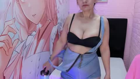 Snapshot of allysonmilf chatting on July 2026 04:02:01 PM Allyson online show from July 2026 04:02:01 PM