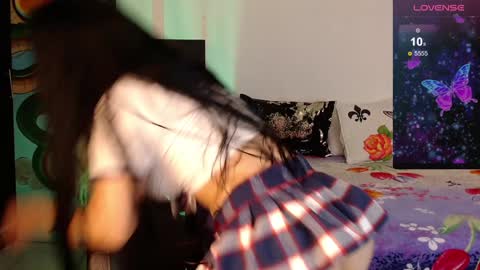 Snapshot of alma_art_ chatting on December 2024 11:50:02 PM alma_art_ online show from December 2024 11:50:02 PM