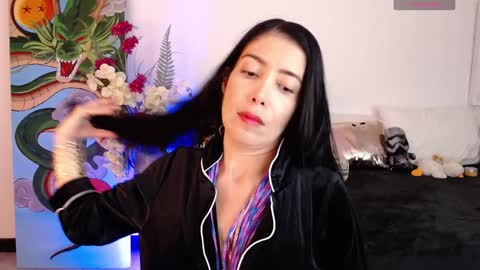 Snapshot of alma_art_ chatting on February 2025 09:15:02 PM alma_art_ online show from February 2025 09:15:02 PM