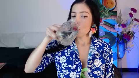 Snapshot of alma_art_ chatting on November 2025 03:23:02 PM alma_art_ online show from November 2025 03:23:02 PM