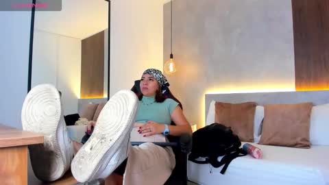 ALMA FENIX  online show from October 2025 12:23:02 PM