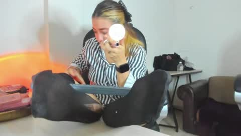 ALMA FENIX  online show from April 2026 02:47:02 PM