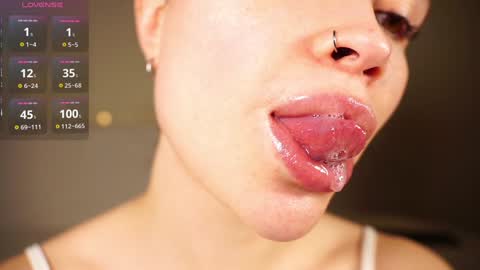 Snapshot of alma_yammy chatting on December 2024 02:35:02 PM Alma online show from December 2024 02:35:02 PM