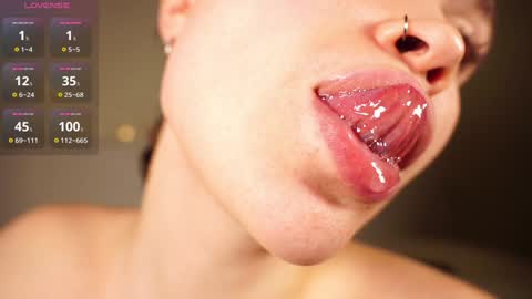 Snapshot of alma_yammy chatting on December 2024 05:42:01 PM Alma online show from December 2024 05:42:01 PM