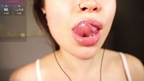 Snapshot of alma_yammy chatting on December 2024 05:40:01 PM Alma online show from December 2024 05:40:01 PM