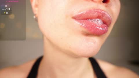 Snapshot of alma_yammy chatting on January 2025 08:26:02 PM Alma online show from January 2025 08:26:02 PM