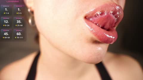 Snapshot of alma_yammy chatting on January 2025 08:00:01 PM Alma online show from January 2025 08:00:01 PM