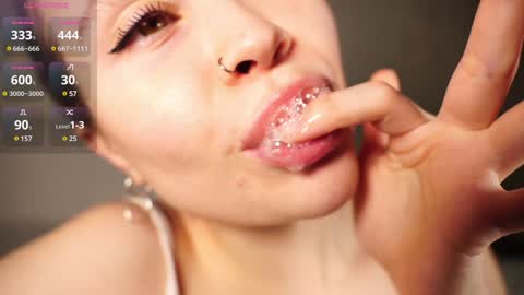 Snapshot of alma_yammy chatting on February 2025 04:20:02 PM Alma online show from February 2025 04:20:02 PM