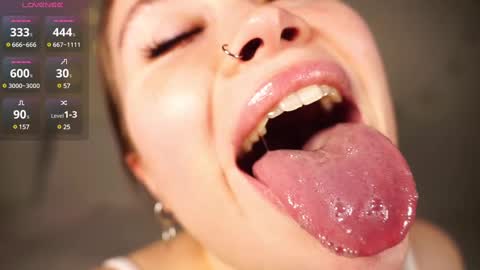 Snapshot of alma_yammy chatting on February 2025 05:06:01 PM Alma online show from February 2025 05:06:01 PM