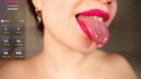 Snapshot of alma_yammy chatting on February 2025 08:00:01 PM Alma online show from February 2025 08:00:01 PM