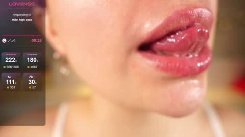 Snapshot of alma_yammy chatting on September 2025 04:39:01 PM Alma online show from September 2025 04:39:01 PM