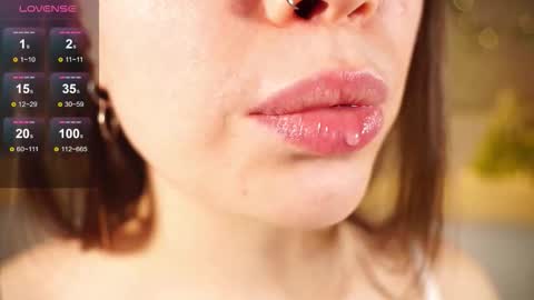 Snapshot of alma_yammy chatting on October 2025 06:28:02 PM Alma online show from October 2025 06:28:02 PM