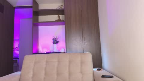 Alma Castillo online show from June 2026 02:38:01 AM