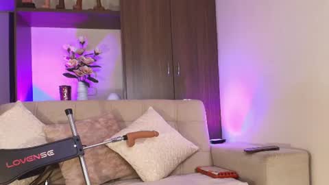 Alma Castillo online show from July 2026 02:03:01 AM