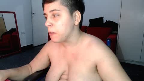 Snapshot of almondonwheels chatting on January 2025 11:38:02 PM Almond online show from January 2025 11:38:02 PM