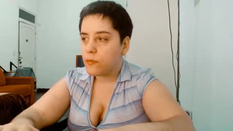 Snapshot of almondonwheels chatting on January 2026 02:02:02 AM Almond online show from January 2026 02:02:02 AM