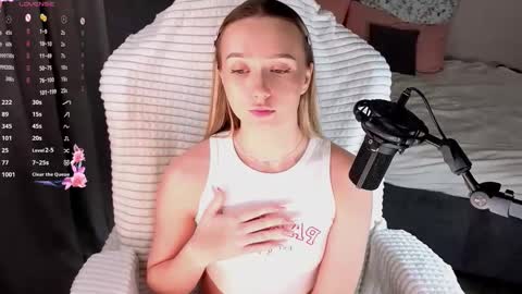 Lia online show from February 2026 03:17:01 AM