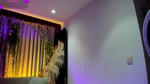Snapshot of alondrasoomer chatting on May 2026 04:41:02 AM ALONDRA CUTE online show from May 2026 04:41:02 AM