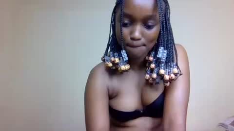 Elly online show from November 2025 08:33:02 AM