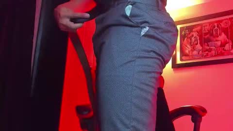 alpha_dominus_ online show from December 2025 04:29:01 AM