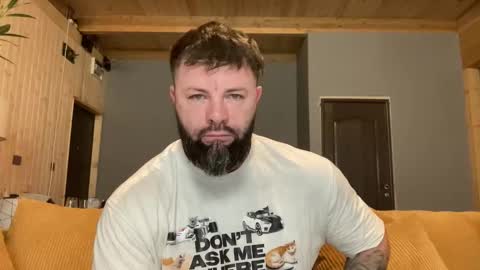 Jhonny online show from November 2025 03:54:01 AM