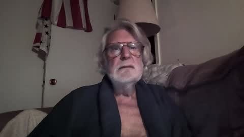 Snapshot of alphauniform chatting on December 2024 01:31:02 PM AlphaUniform online show from December 2024 01:31:02 PM