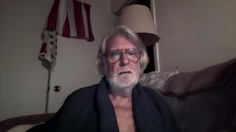 Snapshot of alphauniform chatting on December 2024 01:25:02 PM AlphaUniform online show from December 2024 01:25:02 PM