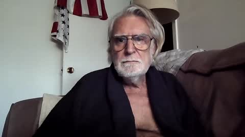 Snapshot of alphauniform chatting on January 2025 07:31:02 PM AlphaUniform online show from January 2025 07:31:02 PM