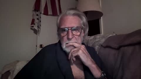 Snapshot of alphauniform chatting on January 2025 01:06:02 PM AlphaUniform online show from January 2025 01:06:02 PM