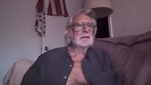 Snapshot of alphauniform chatting on January 2025 01:45:02 PM AlphaUniform online show from January 2025 01:45:02 PM