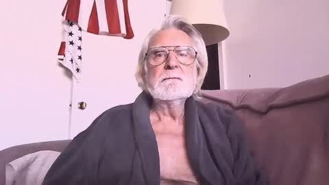 Snapshot of alphauniform chatting on February 2025 03:26:01 PM AlphaUniform online show from February 2025 03:26:01 PM