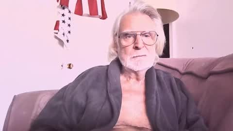 Snapshot of alphauniform chatting on February 2025 04:19:02 PM AlphaUniform online show from February 2025 04:19:02 PM