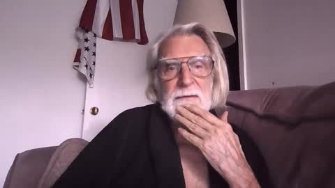 Snapshot of alphauniform chatting on November 2025 04:10:02 PM AlphaUniform online show from November 2025 04:10:02 PM