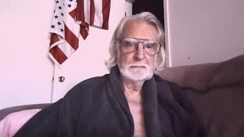 AlphaUniform online show from May 2026 02:03:01 PM