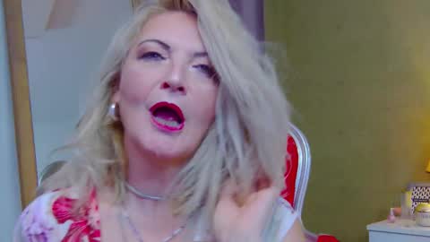 Alura Jenson online show from September 2025 05:35:01 PM