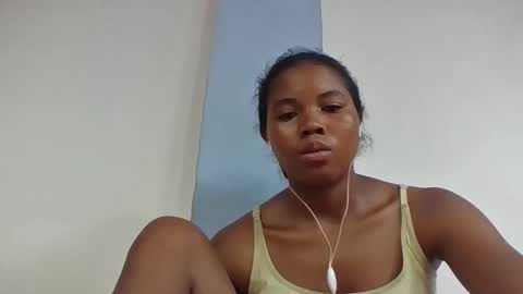 alydie7 online show from April 2026 03:33:02 PM
