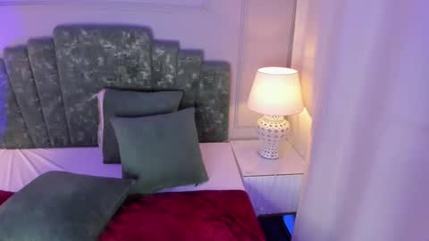 Snapshot of alys_baker chatting on December 2024 06:13:02 AM Alys online show from December 2024 06:13:02 AM