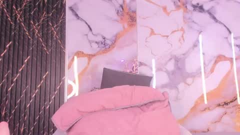 alyson__a online show from May 2026 04:12:02 PM