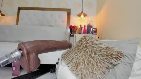 alysonjackson online show from April 2026 01:41:02 PM