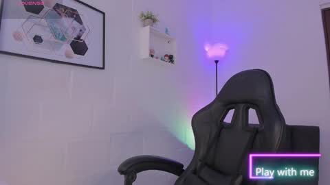 Alyson online show from November 2025 01:25:02 PM