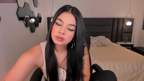 Aly  online show from September 2025 11:32:01 AM