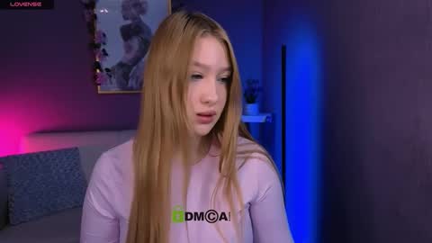 Snapshot of alyssamoan chatting on December 2025 08:46:01 PM alyssamoan online show from December 2025 08:46:01 PM