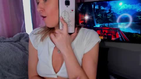 Snapshot of alyssensual chatting on March 2025 08:56:02 AM Alyssa I will be online December 2 at 2000 UTC online show from March 2025 08:56:02 AM