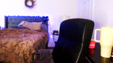 Alyssiaamorexo online show from June 2026 06:06:01 PM