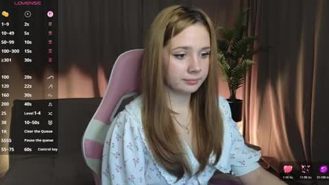 Alyx online show from April 2026 08:43:02 PM